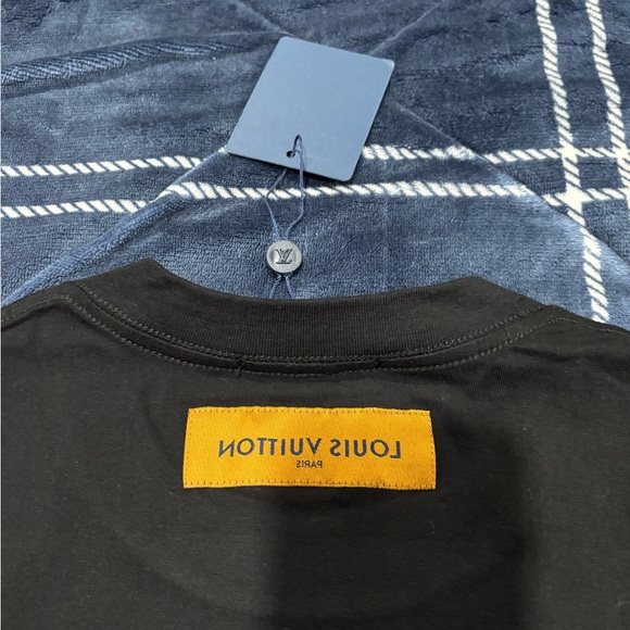 BNWT men’s LV tshirt - Picture 6 of 6